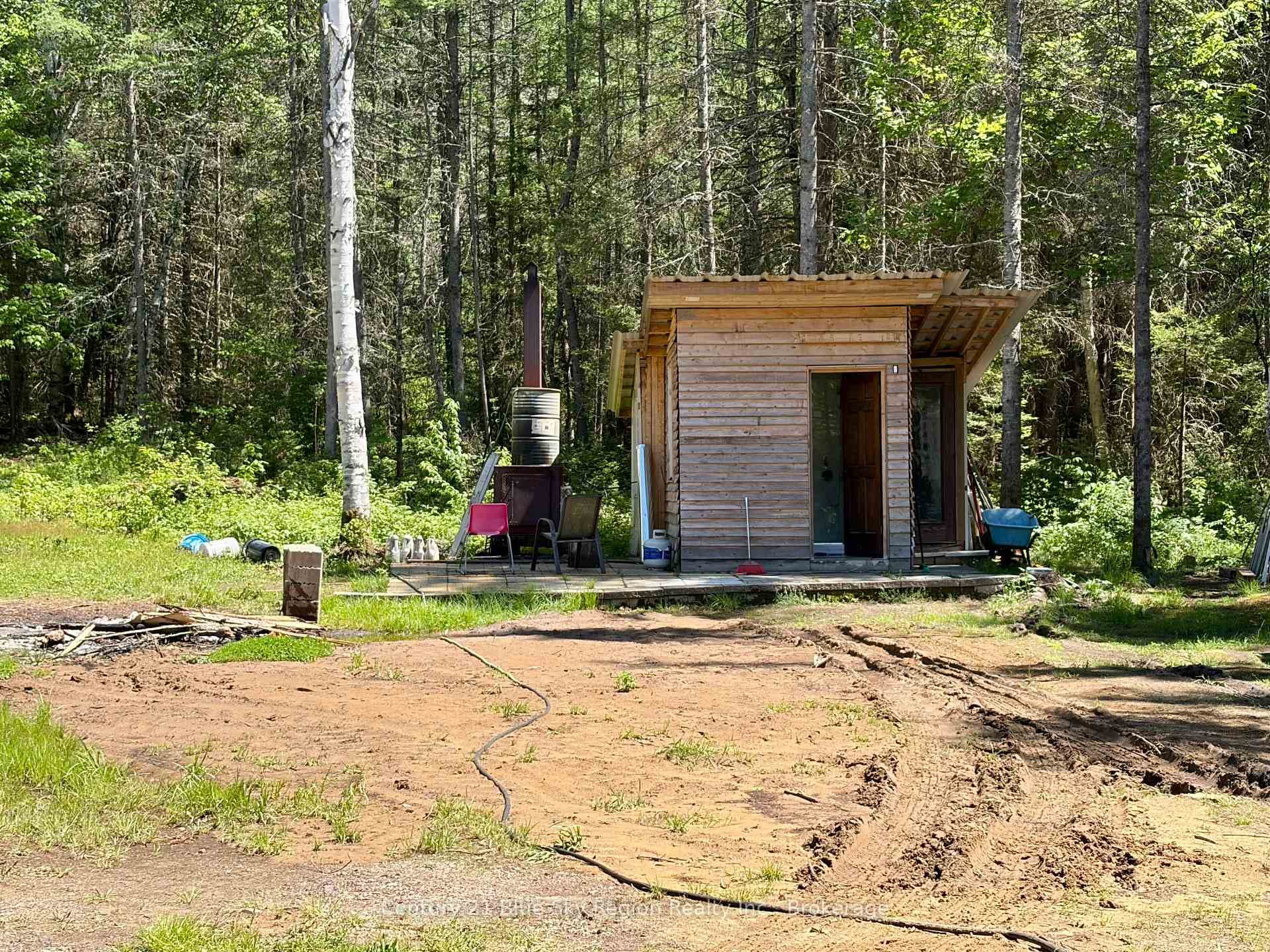 324 Proudfoot Road photo 16