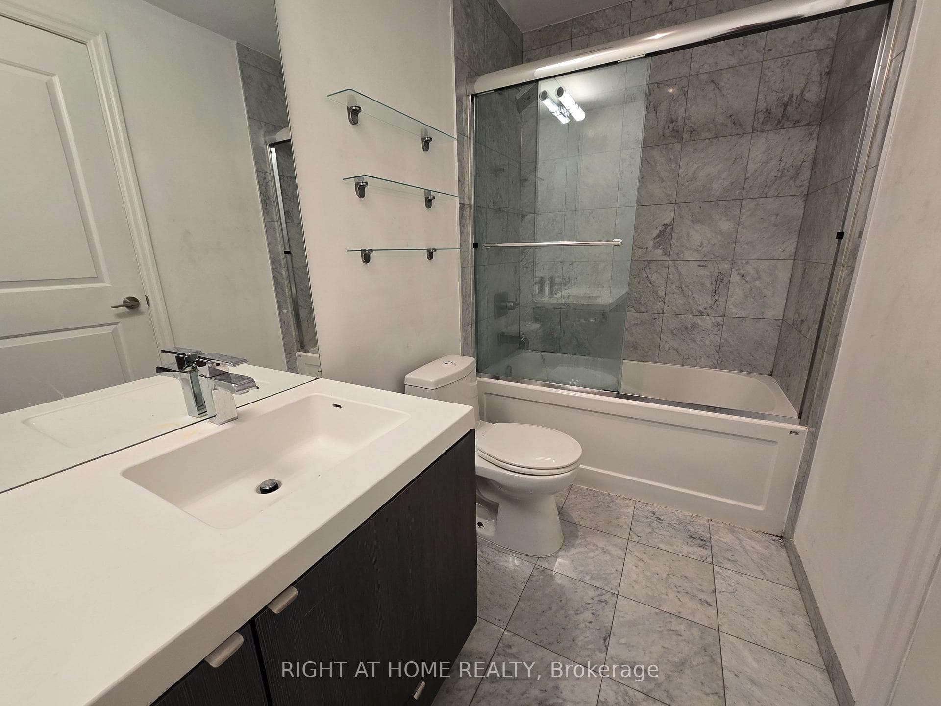 8 The Esplanade N/A Unit 705 photo 11