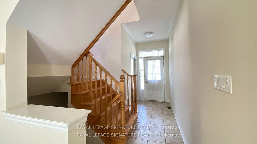 72 Montreal Circle photo 2