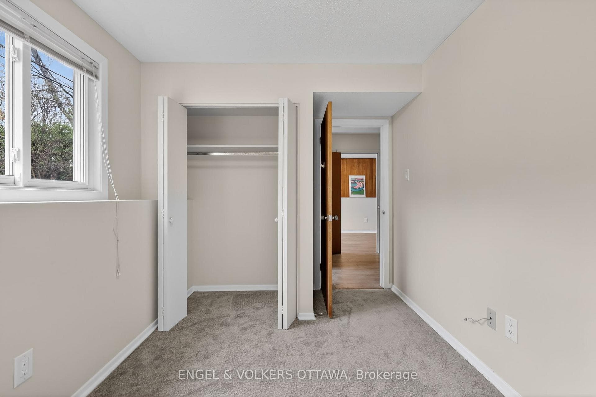 1795 Devlin Crescent photo 29