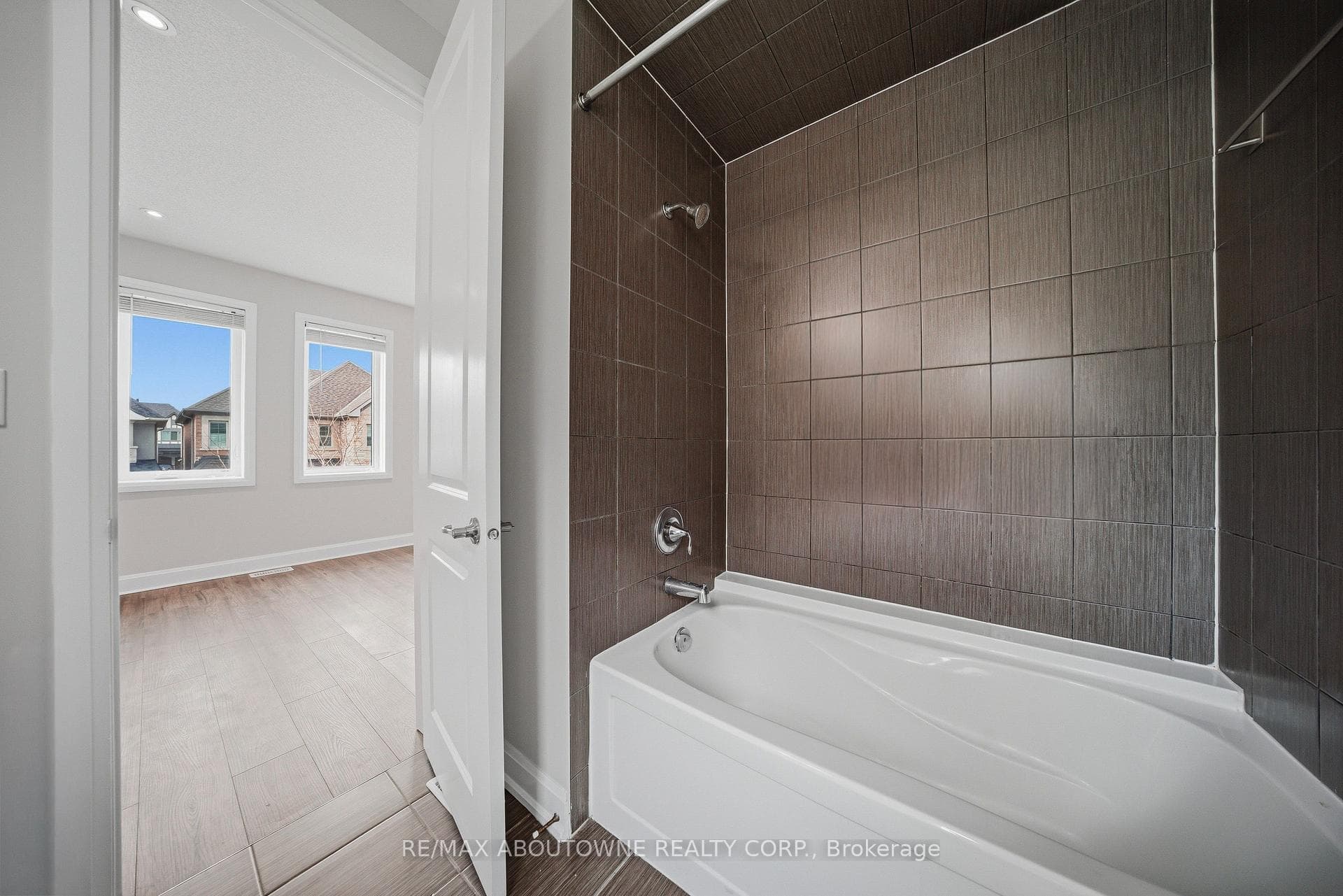 224 Cherryhurst Road photo 37