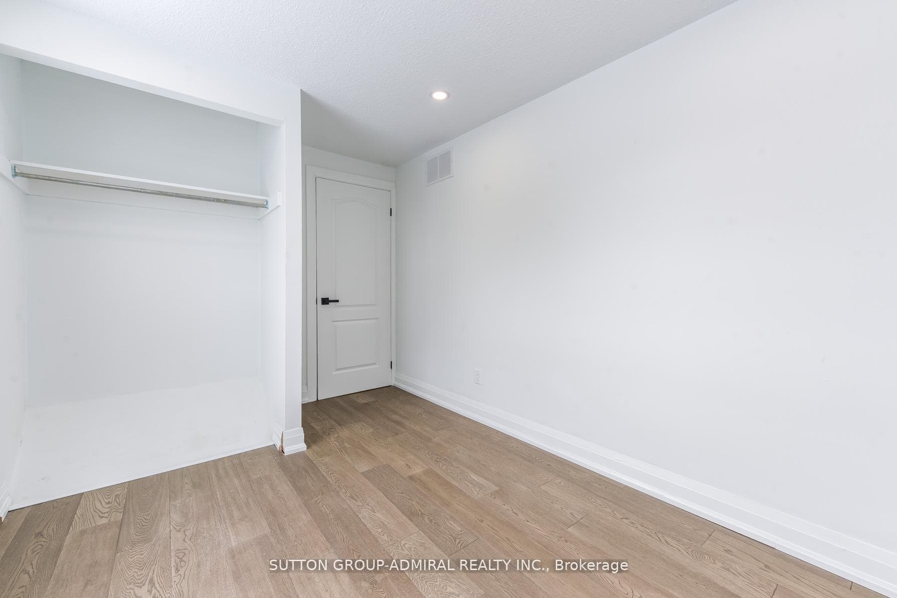 4 Hardcastle Court photo 27