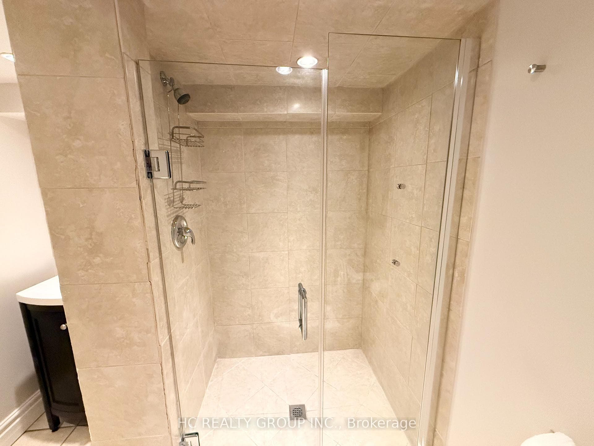 398 Maple Avenue photo 30