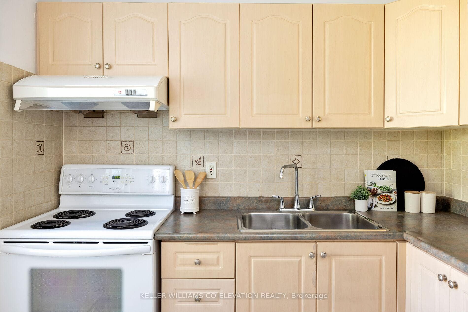 463 Jane Street photo 17
