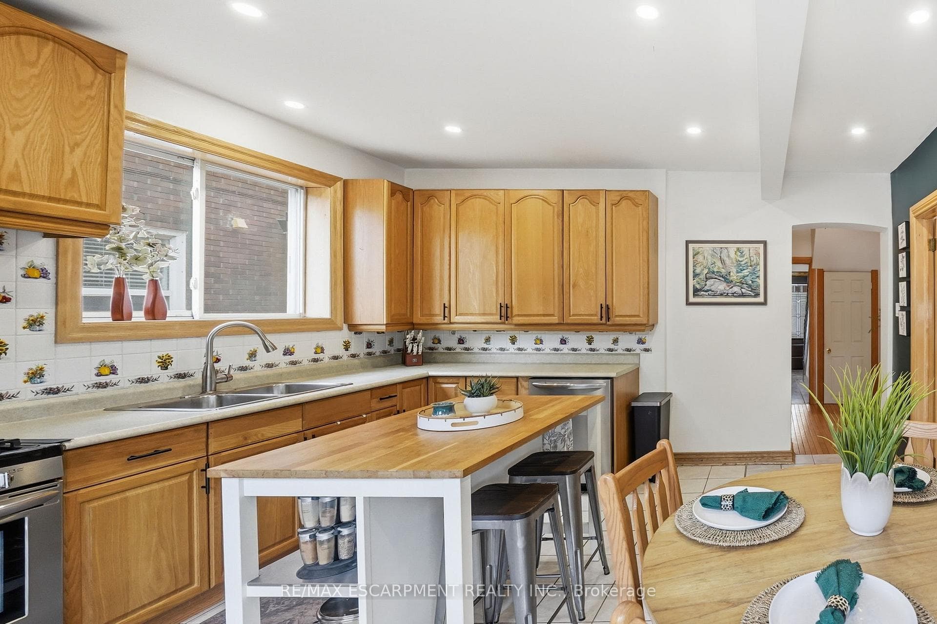 17 Tuxedo Avenue photo 14