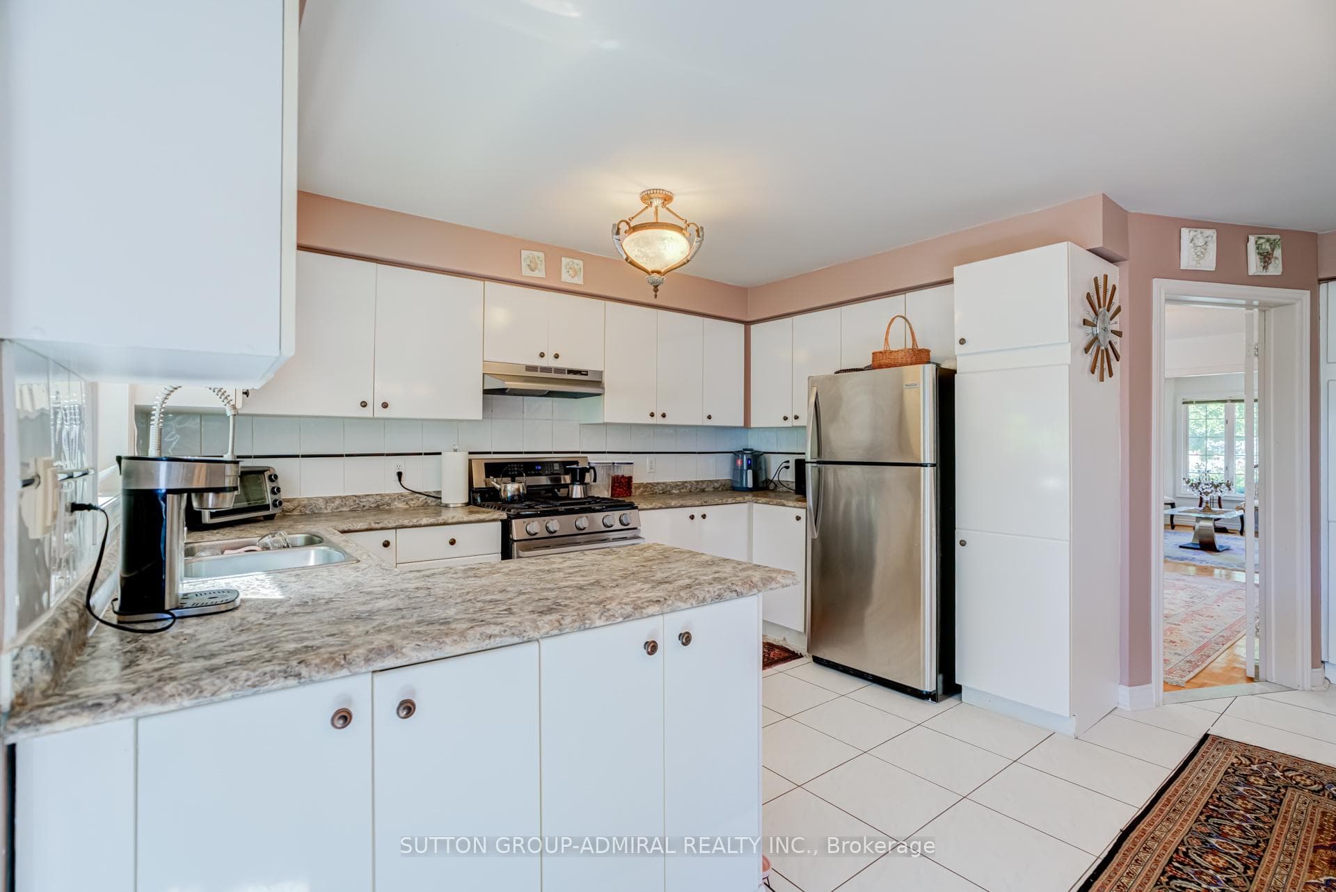 8890 Martin Grove Road photo 21