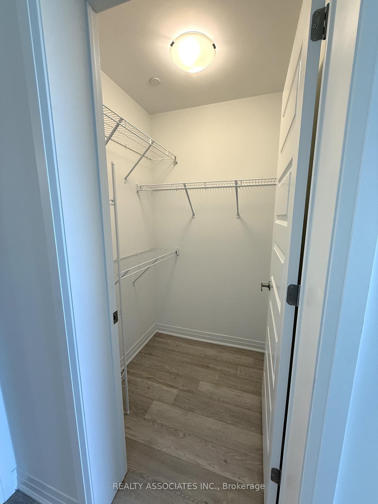 490 Gordon Krantz Avenue Unit 304 photo 8