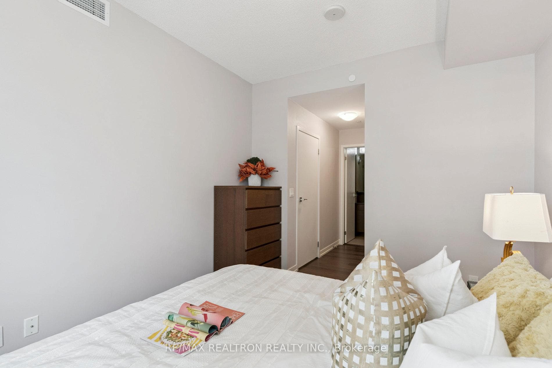 89 Dunfield Avenue Unit 2407 photo 28