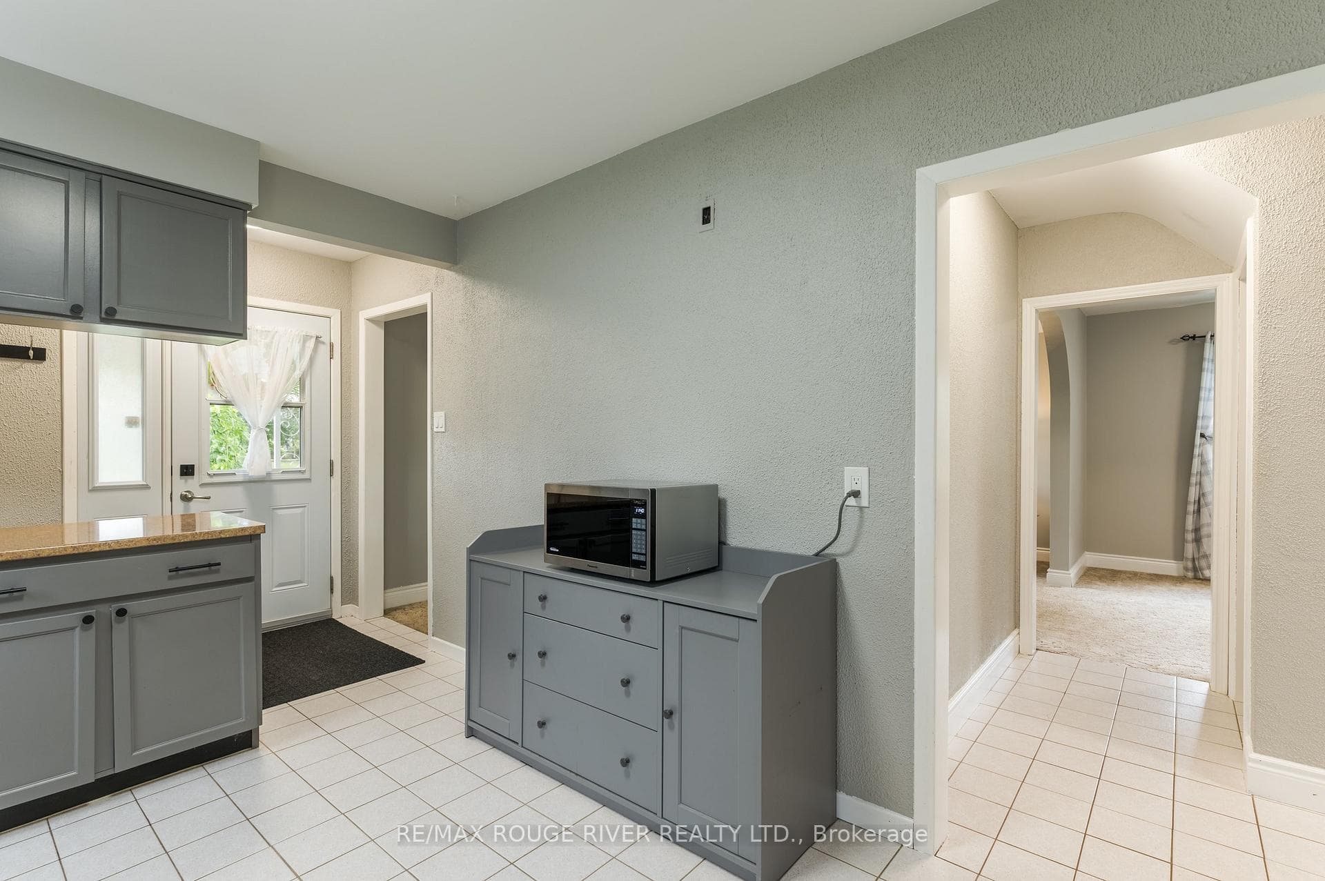 36 Kawartha Drive photo 15
