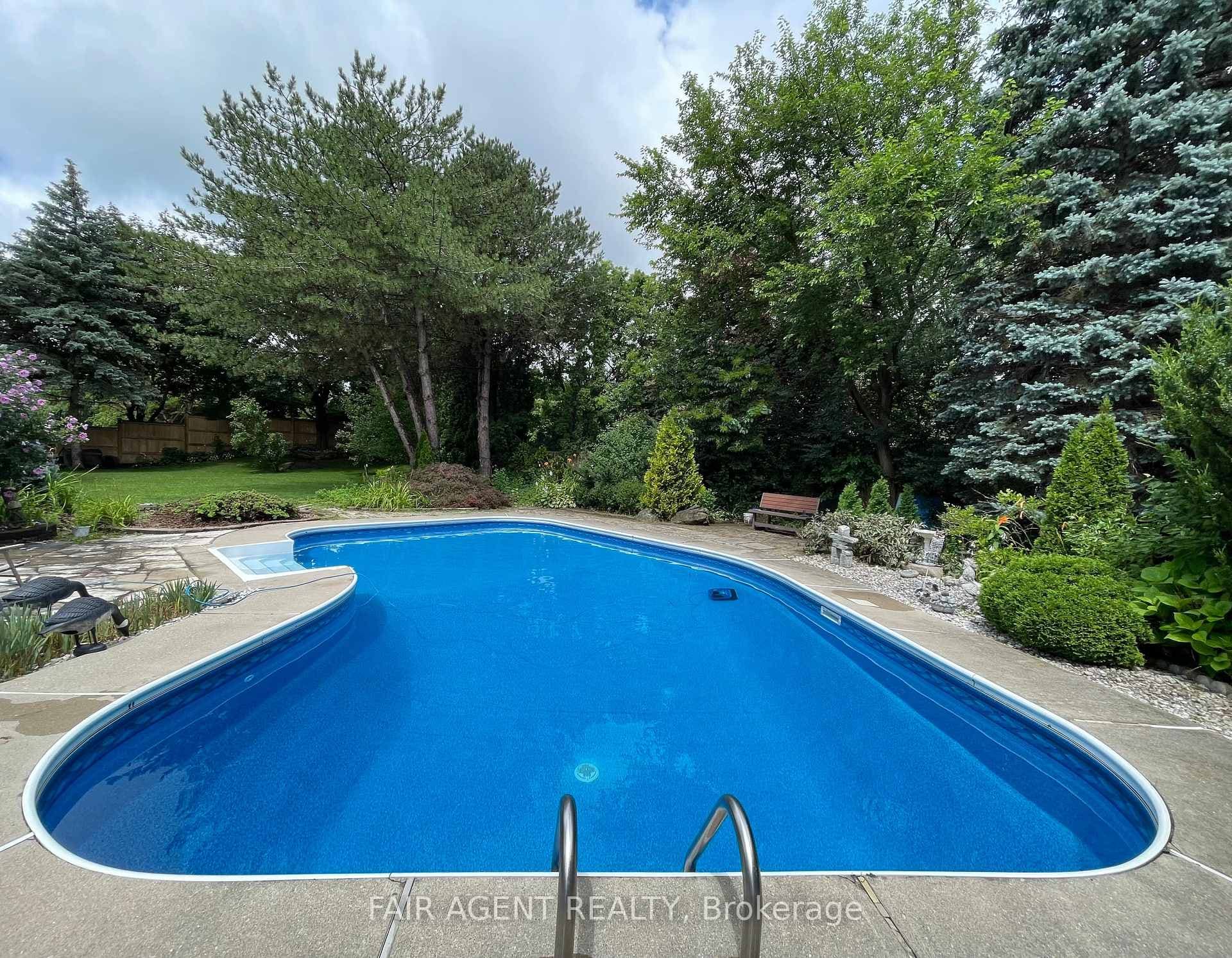 18 TOBIN Court photo 23