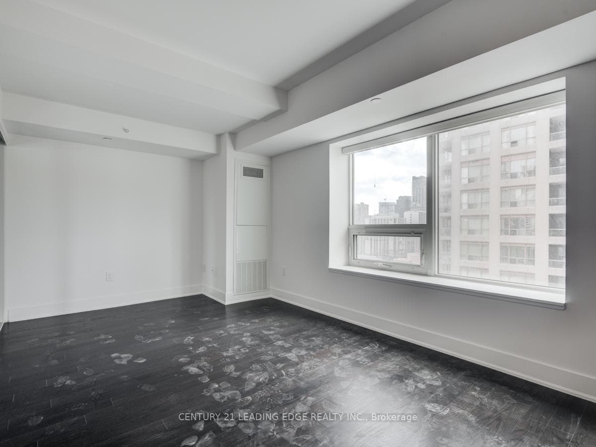 955 Bay Street Unit 1206 photo 5