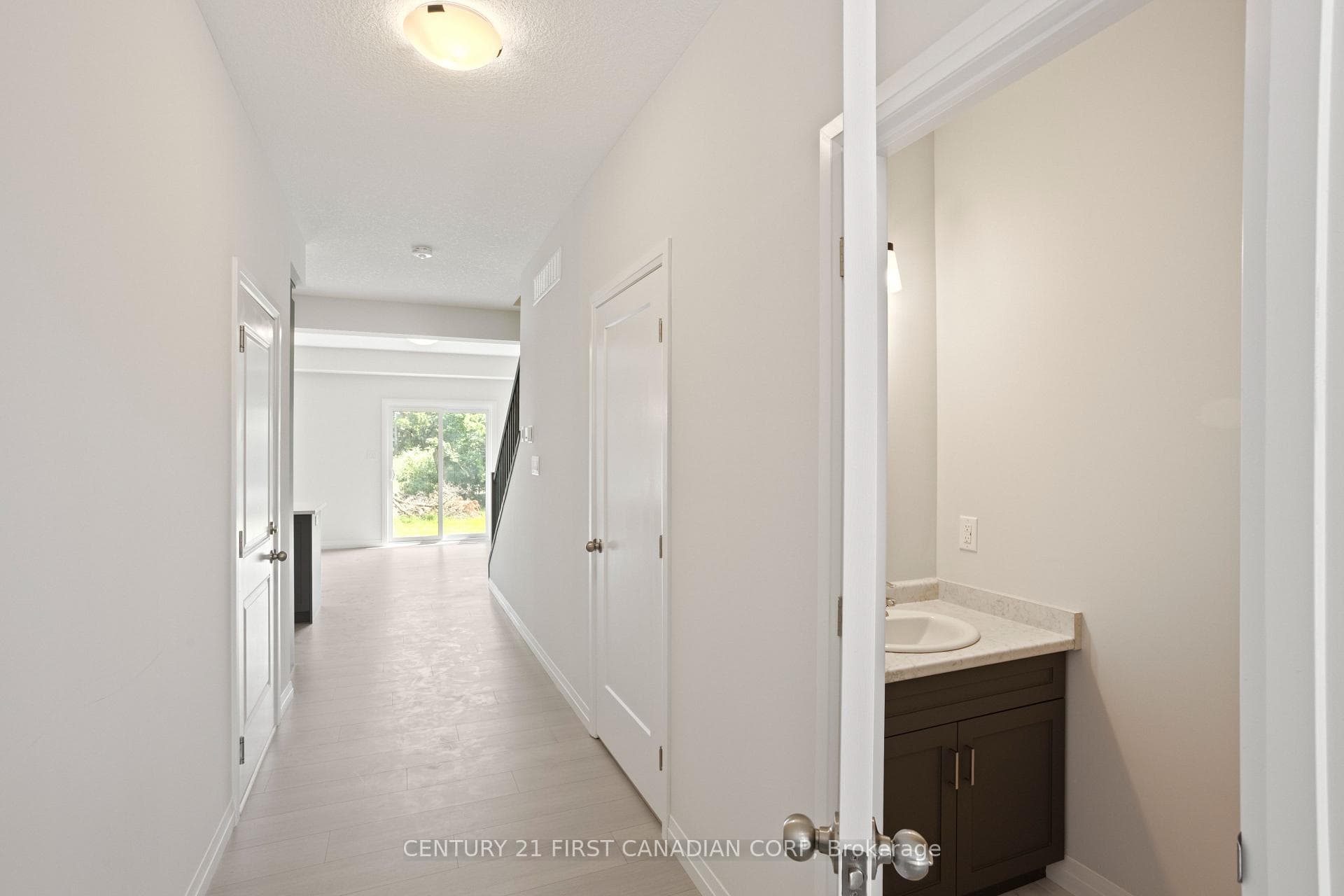 6901 HEATHWOODS Avenue photo 9