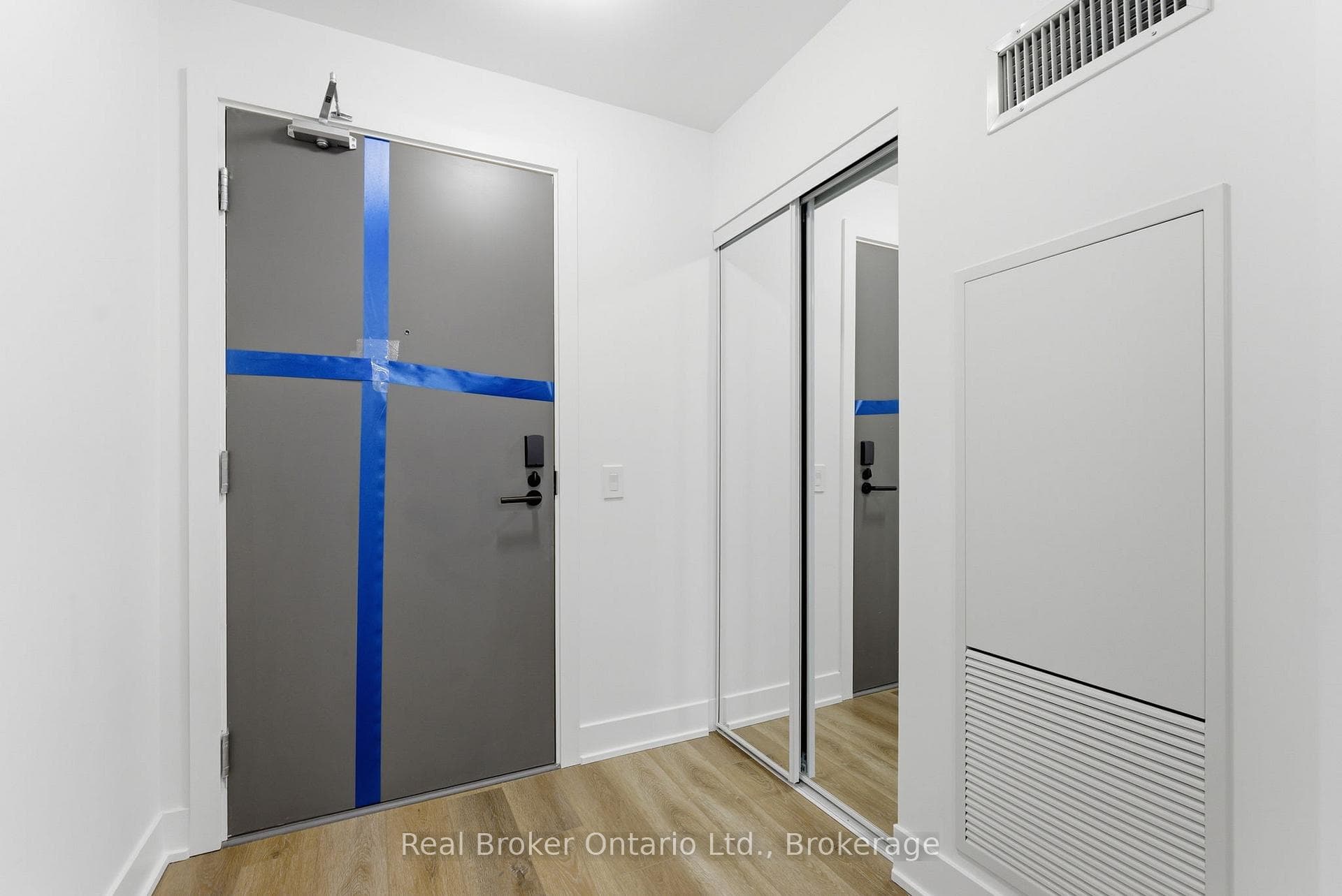 2088 James Street Unit 1210 photo 4