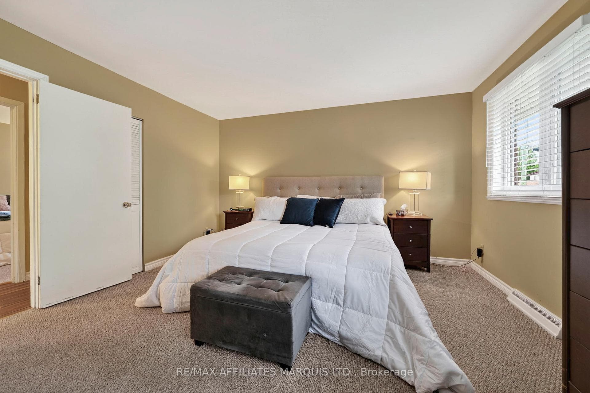 1489 Holy Cross Boulevard photo 15
