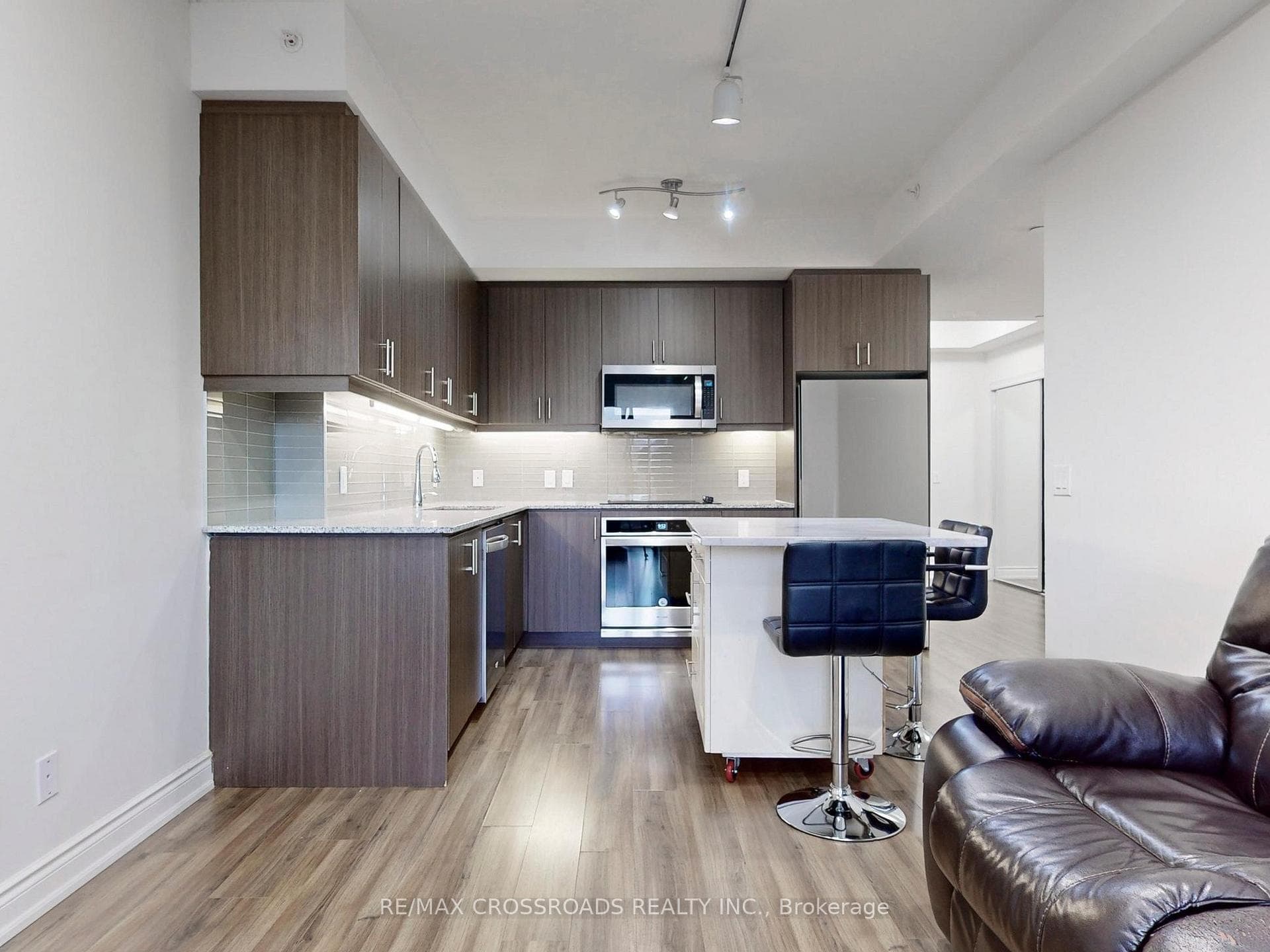 9618 Yonge Street Unit 321 photo 15