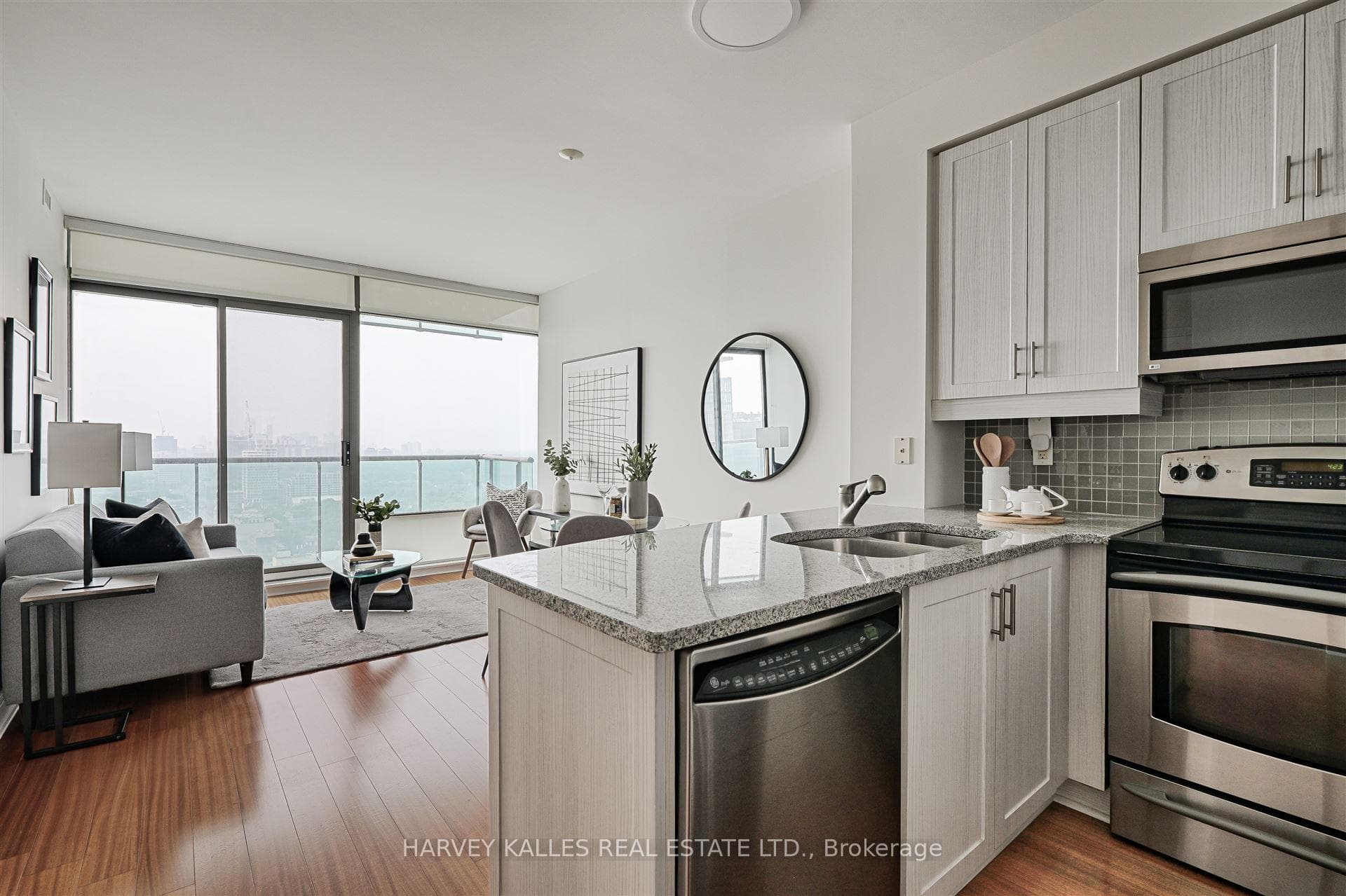 18 Yorkville Avenue Unit 2906 photo 7