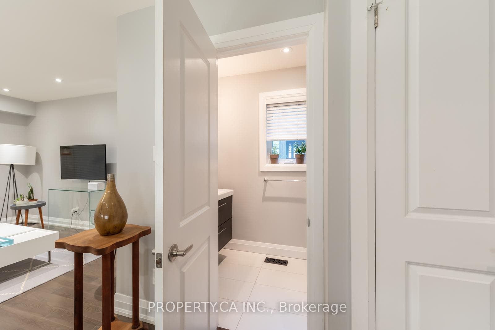 475 Woodbine Avenue Unit 4 photo 11