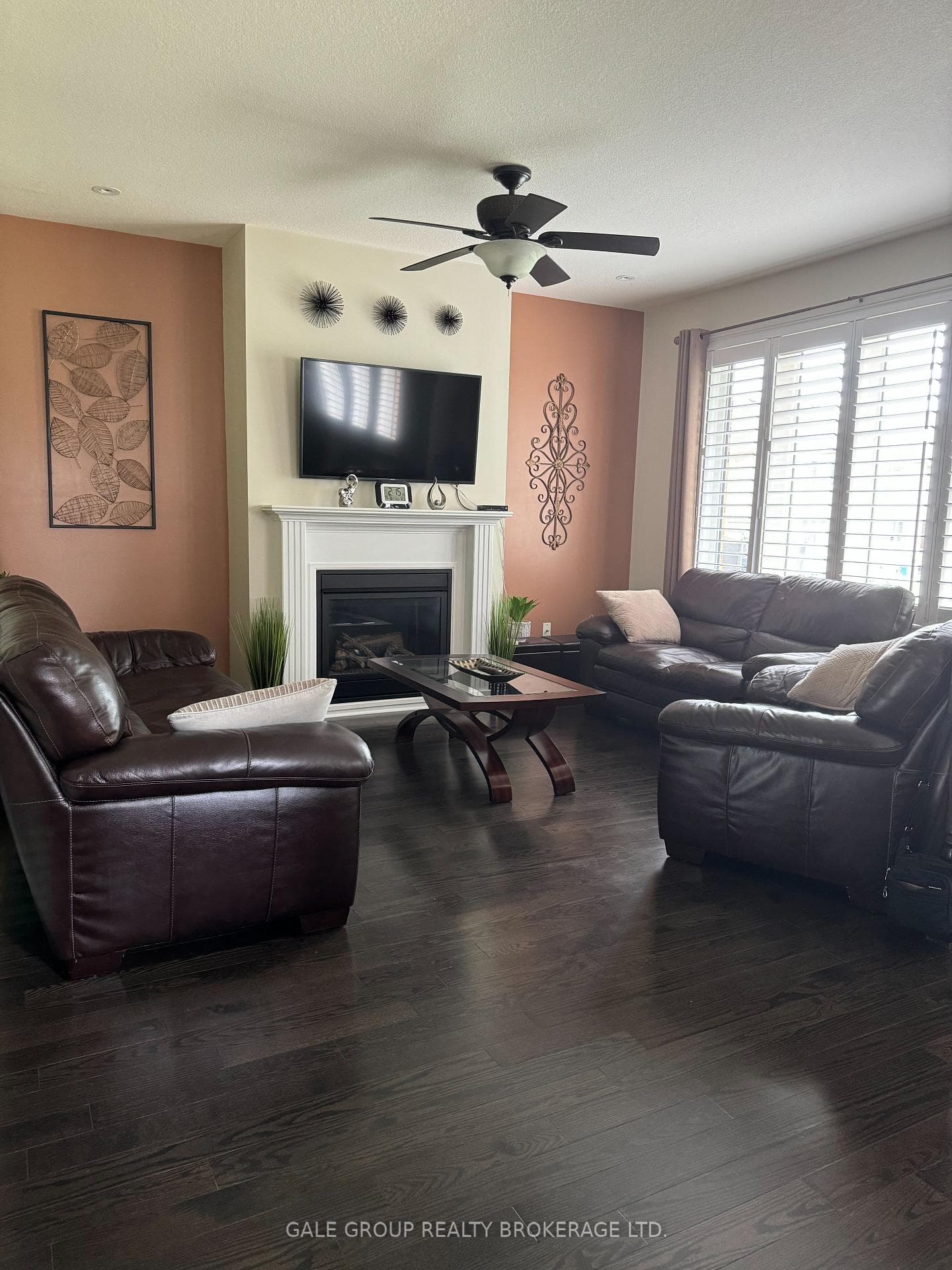 1024 Upper Thames Drive photo 5