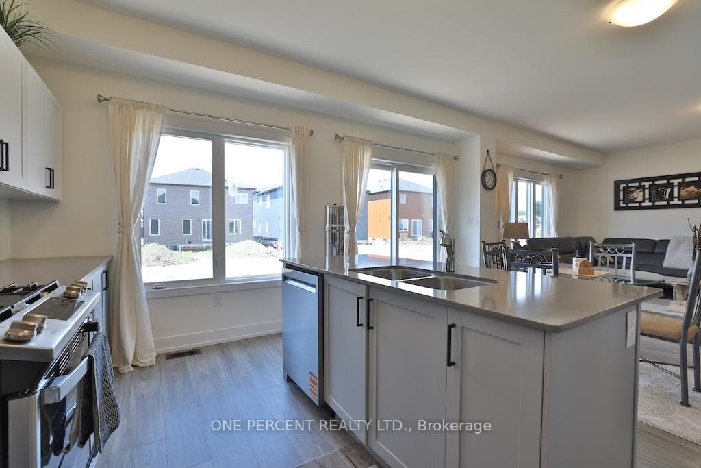 72 Dusenbury Drive photo 15