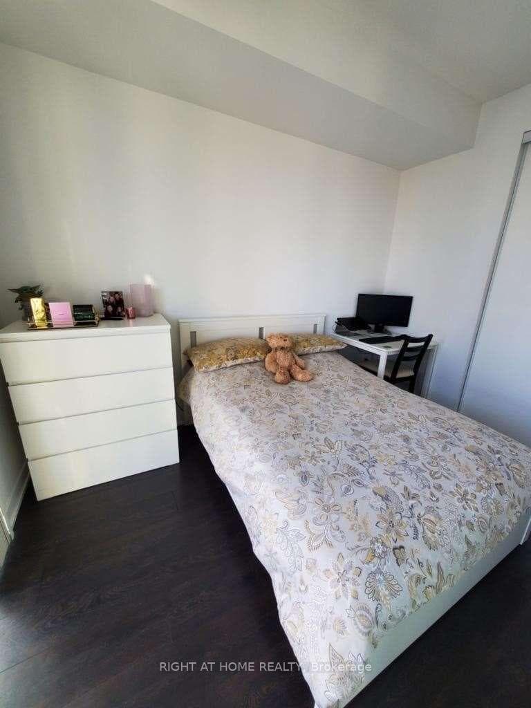 87 Peter Street Unit 4315 photo 5