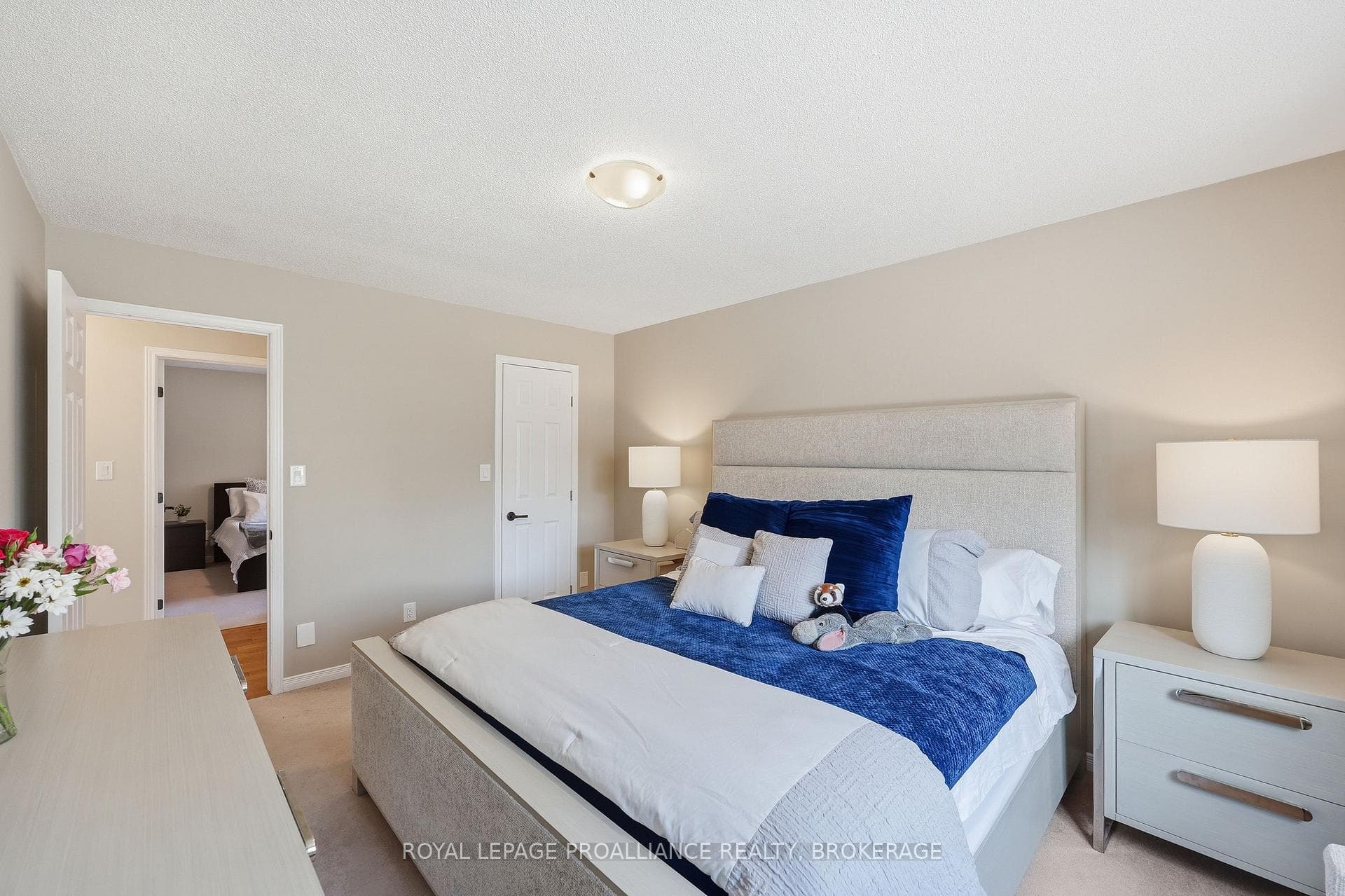 1380 Fisher Crescent photo 14