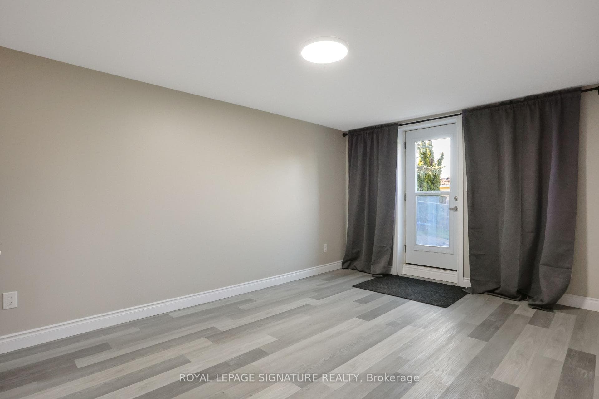 1506 Queen's Boulevard Unit Lower photo 22