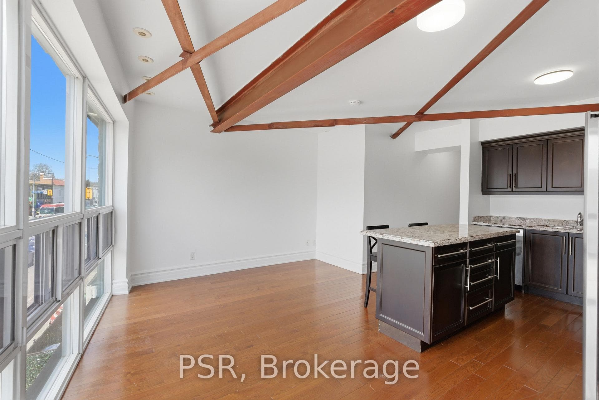 2541 Yonge Street Unit Apt 1 photo 4