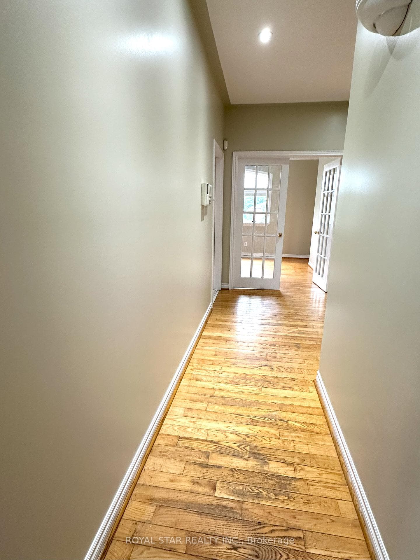 414 Erb Street photo 23