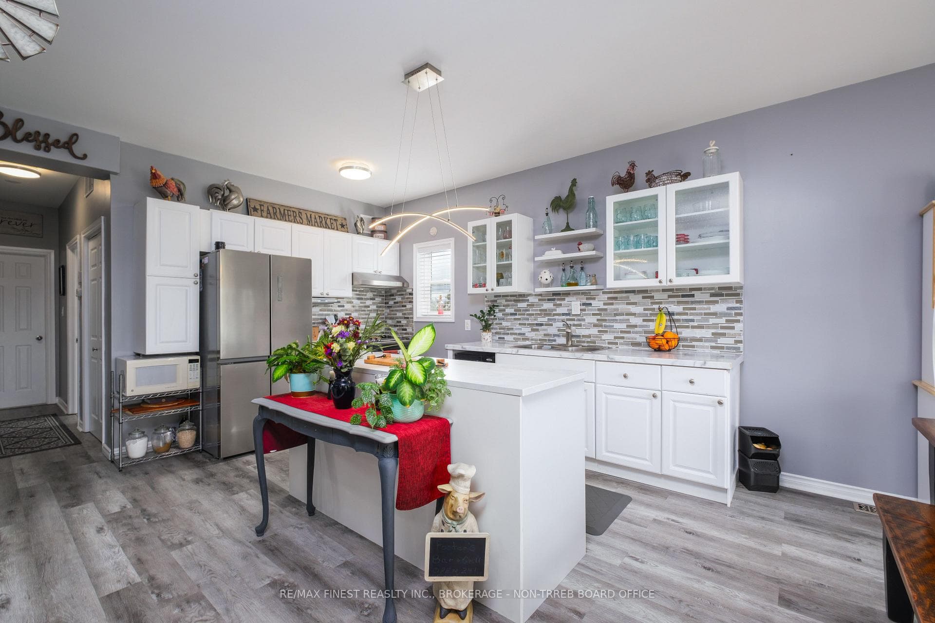 1087 Melville Road photo 19