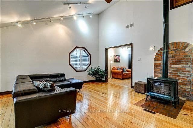 109 Phyllis Avenue photo 9