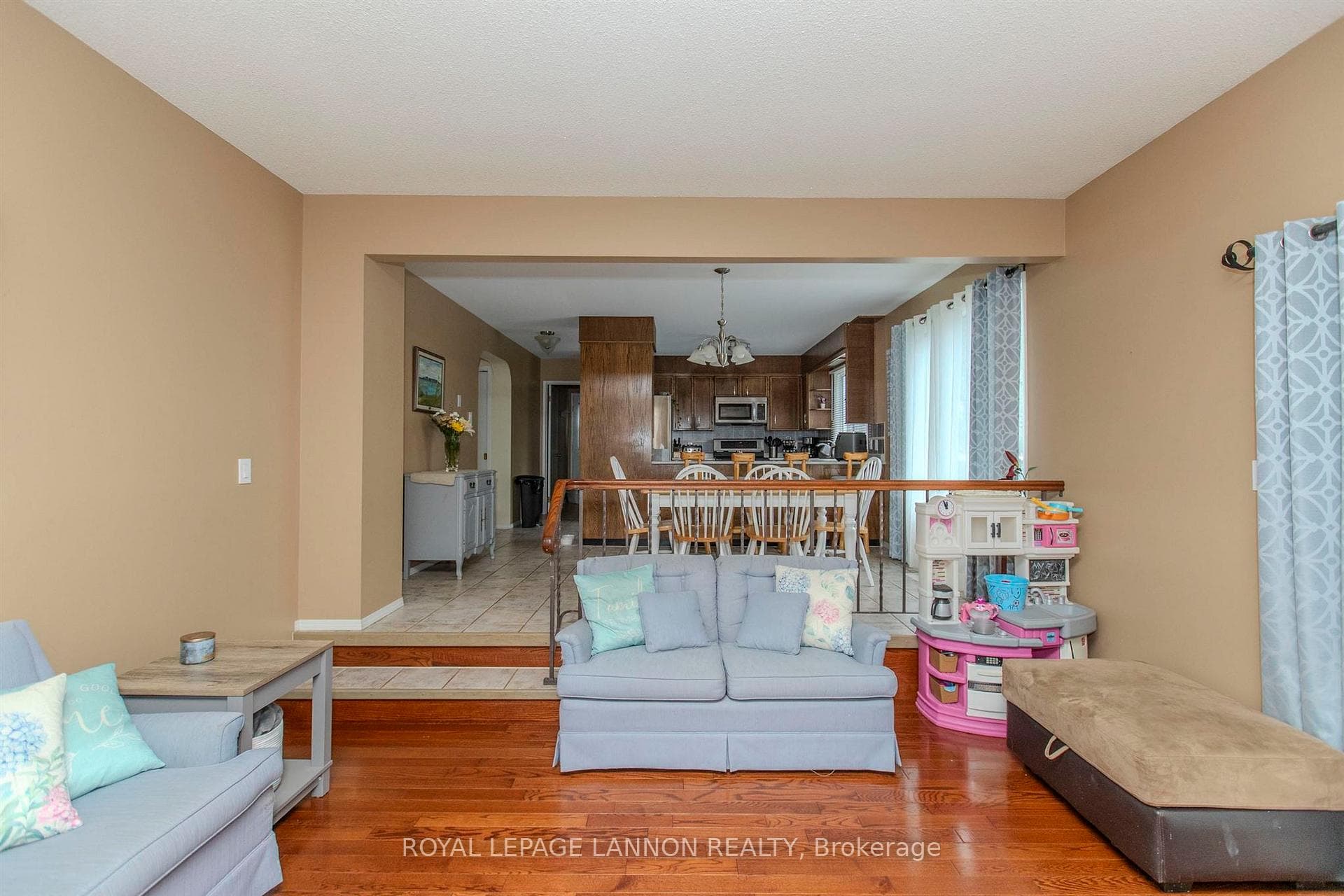 125 Anten Street photo 14