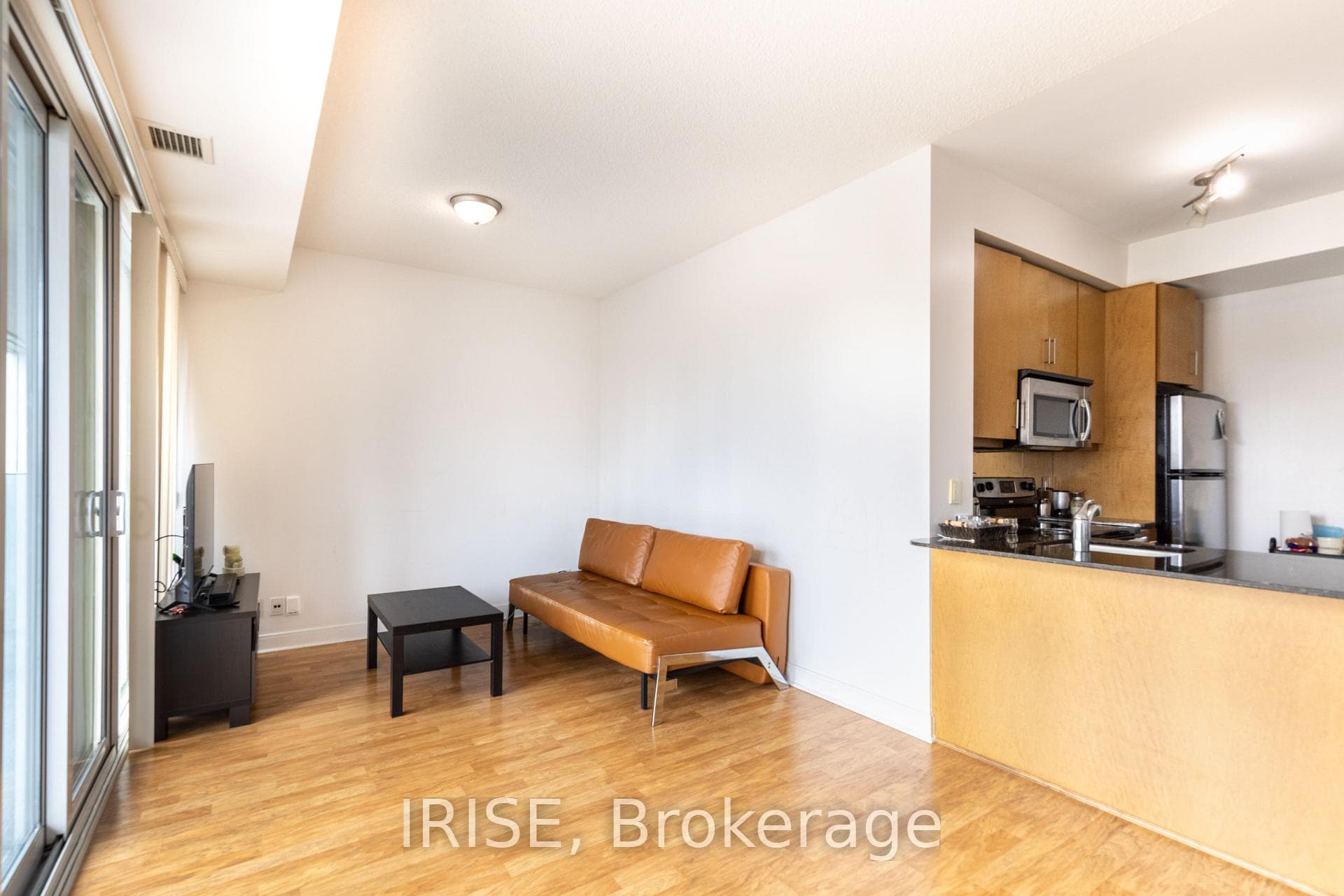 4033 Hurontario Street Unit 310 photo 5