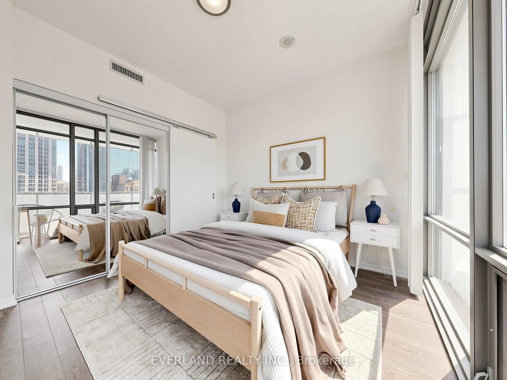 38 Grenville Street Unit 2303 photo 15