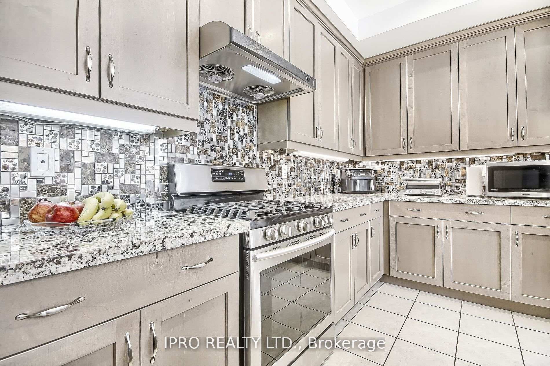 1815 Fairport Road Unit 31 photo 7