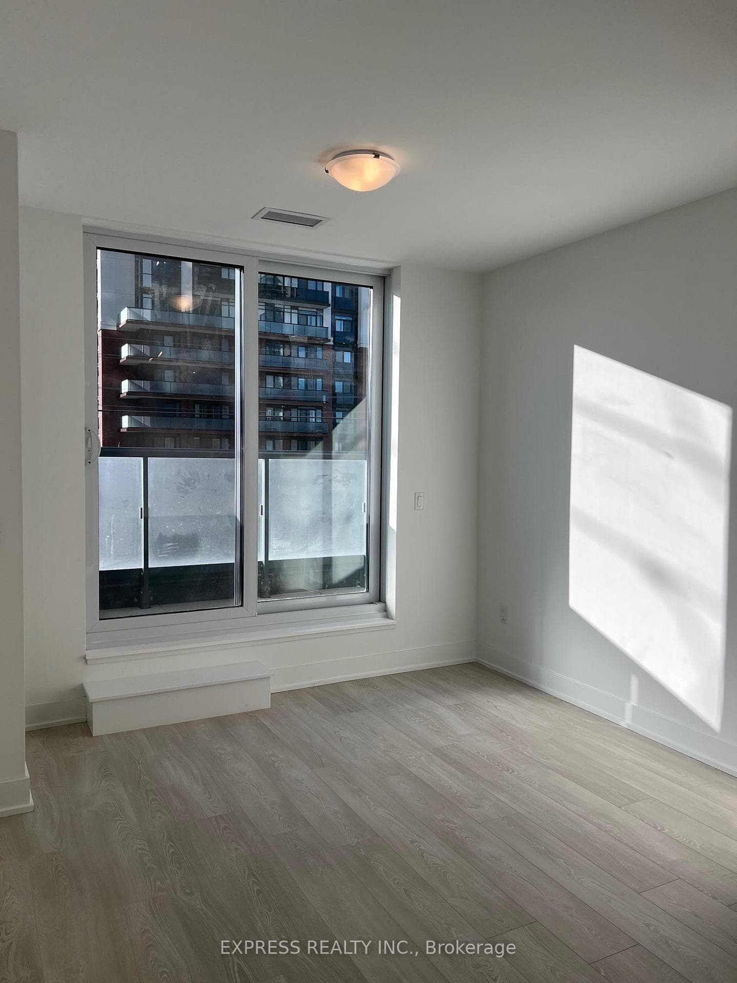 2545 Simcoe Street Unit 313 photo 10
