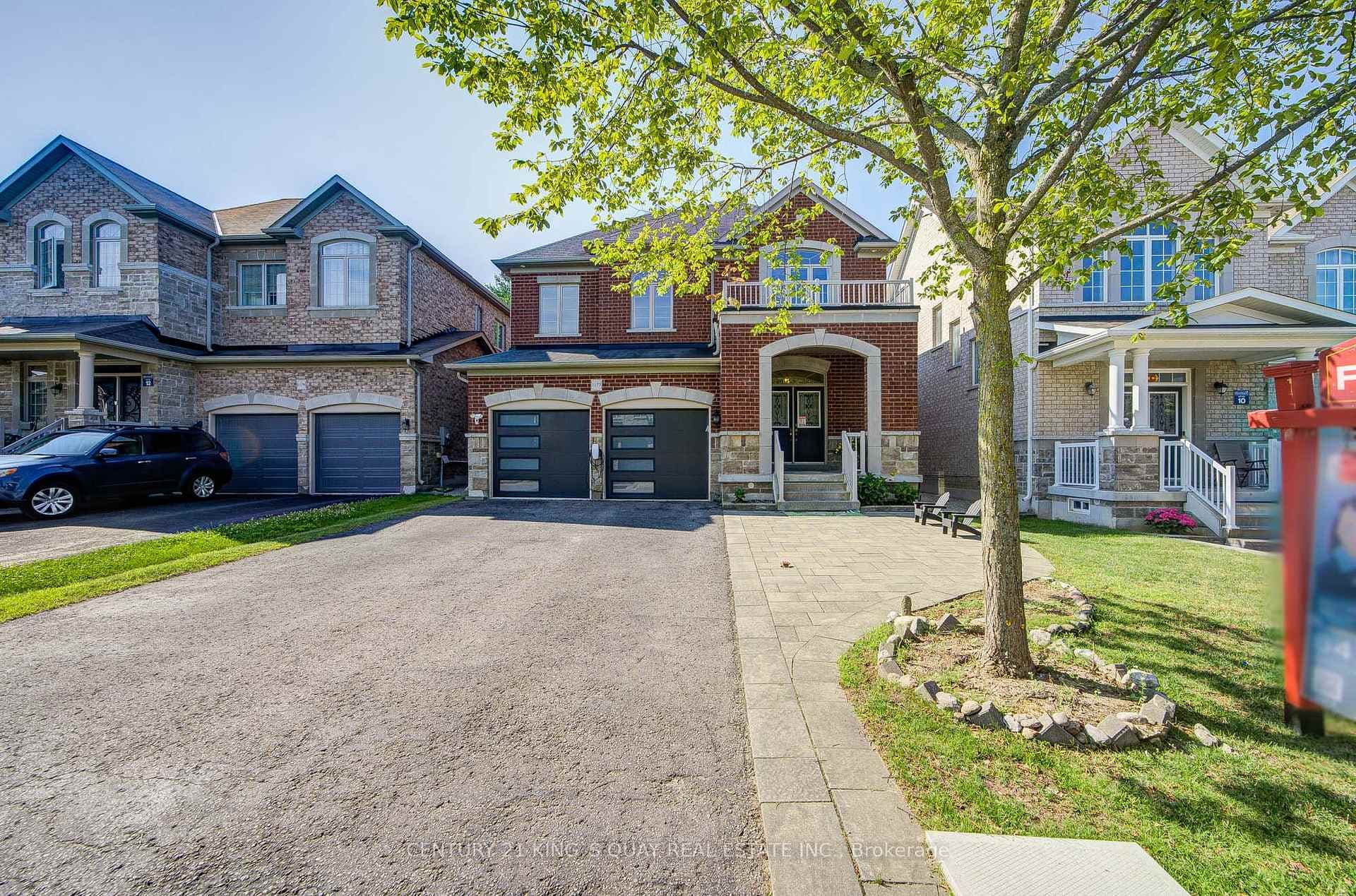 1177 Stuffles Crescent photo 2