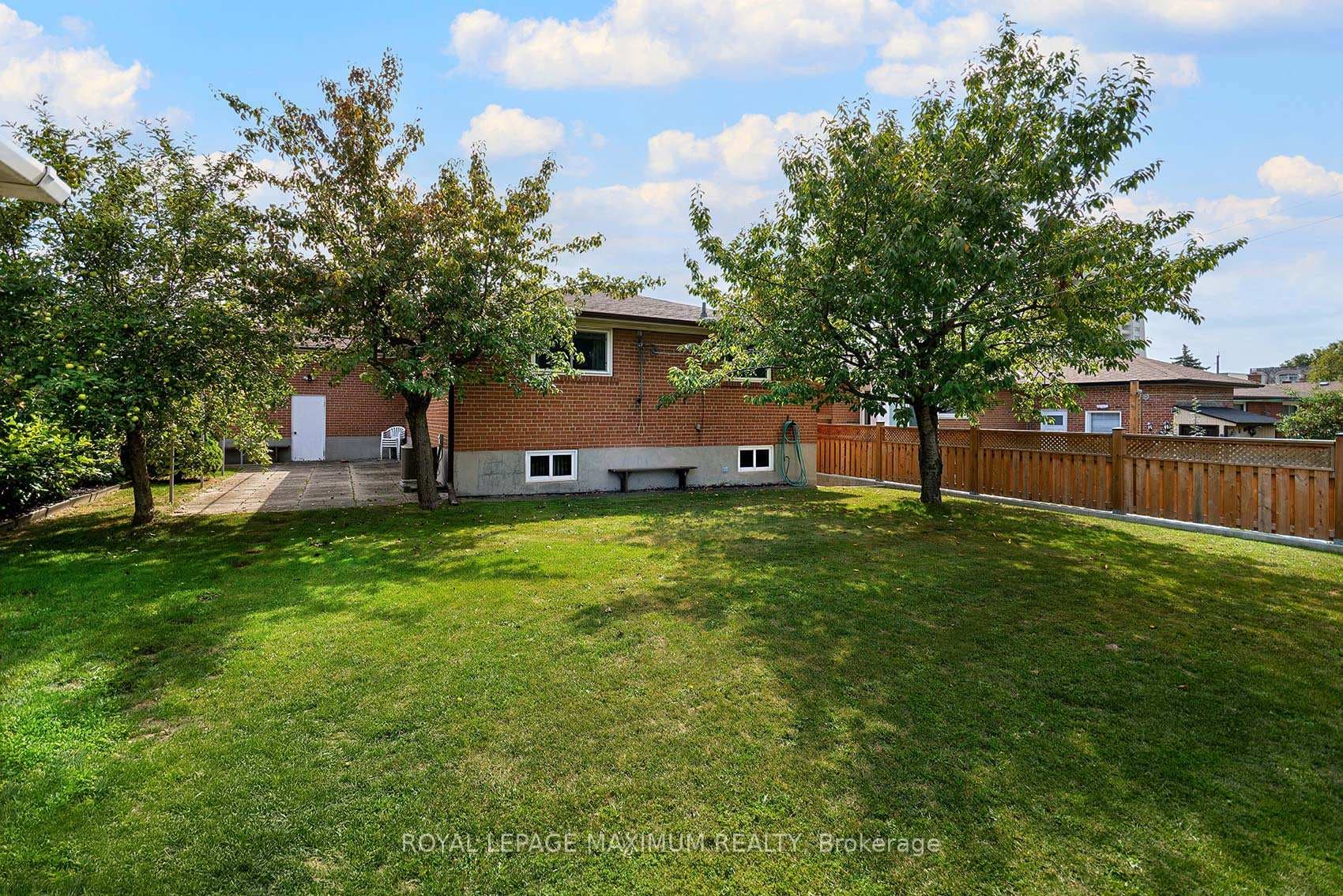 10 Gatesgill Crescent photo 46