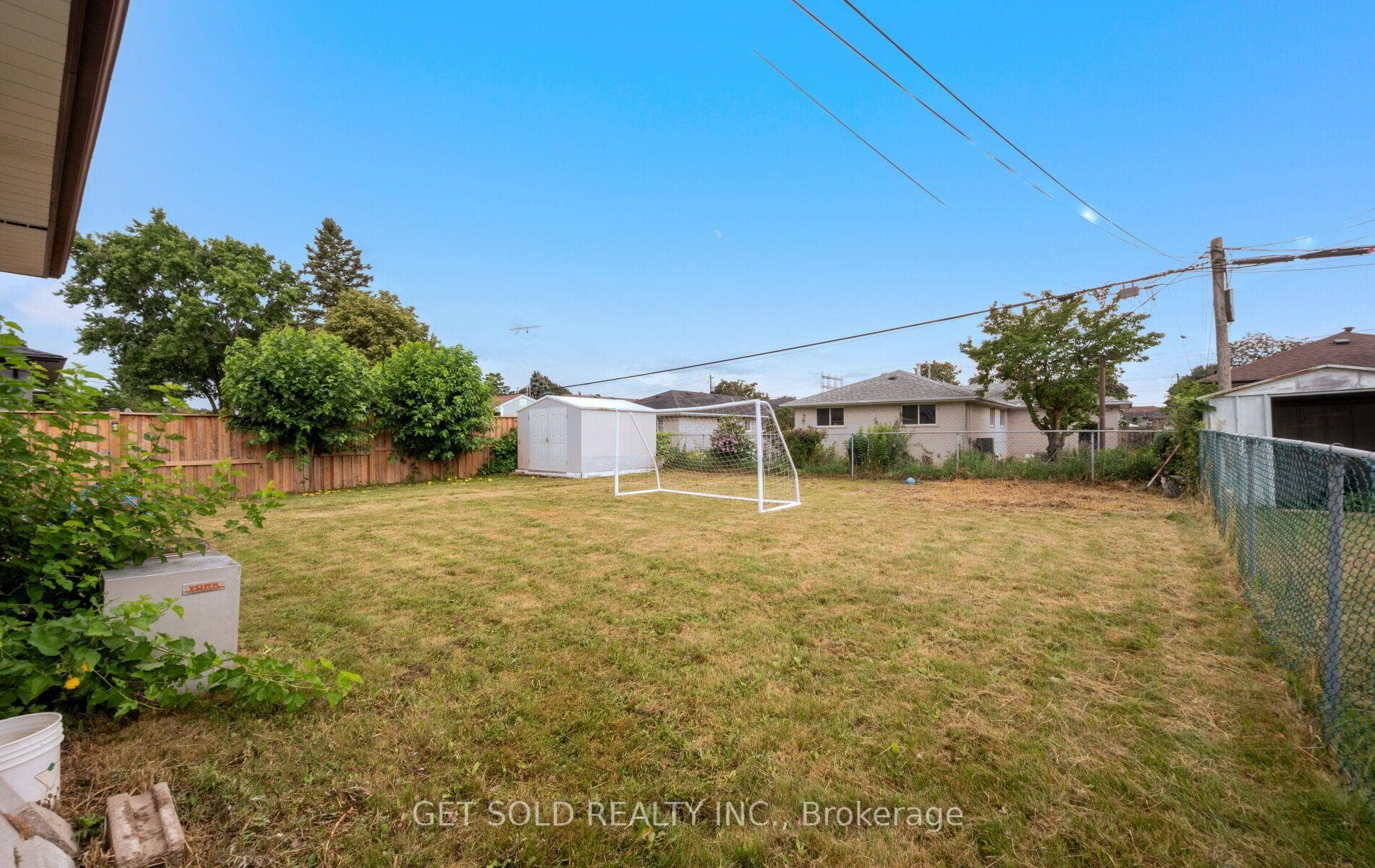 44 Mancroft Crescent photo 26