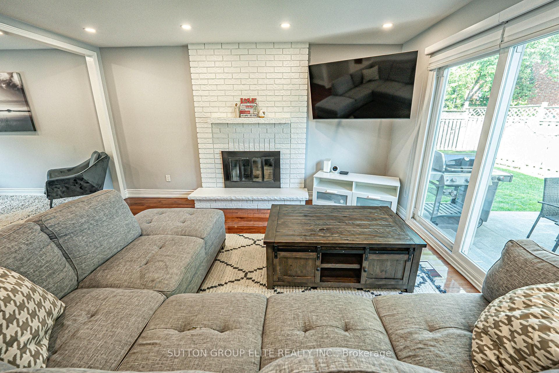 298 Fredericksburg Court photo 10