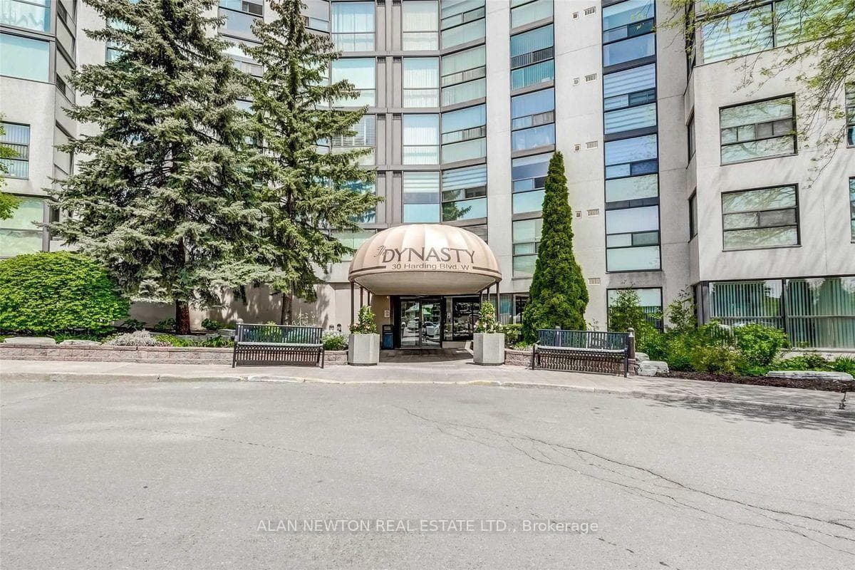 30 Harding Boulevard Unit 315 photo 2