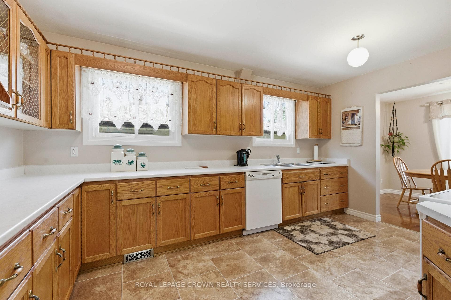 35 Barnicke Drive photo 7