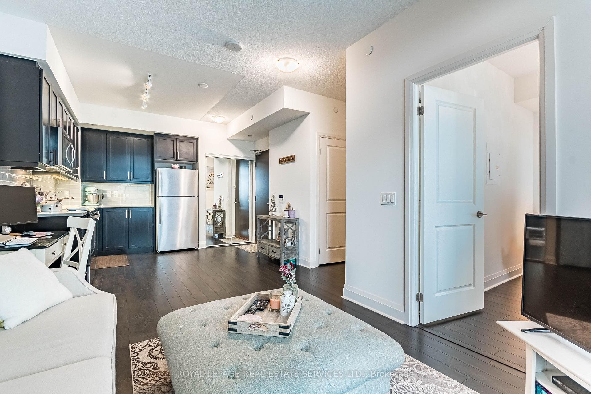 15 Zorra Street Unit 910 photo 12