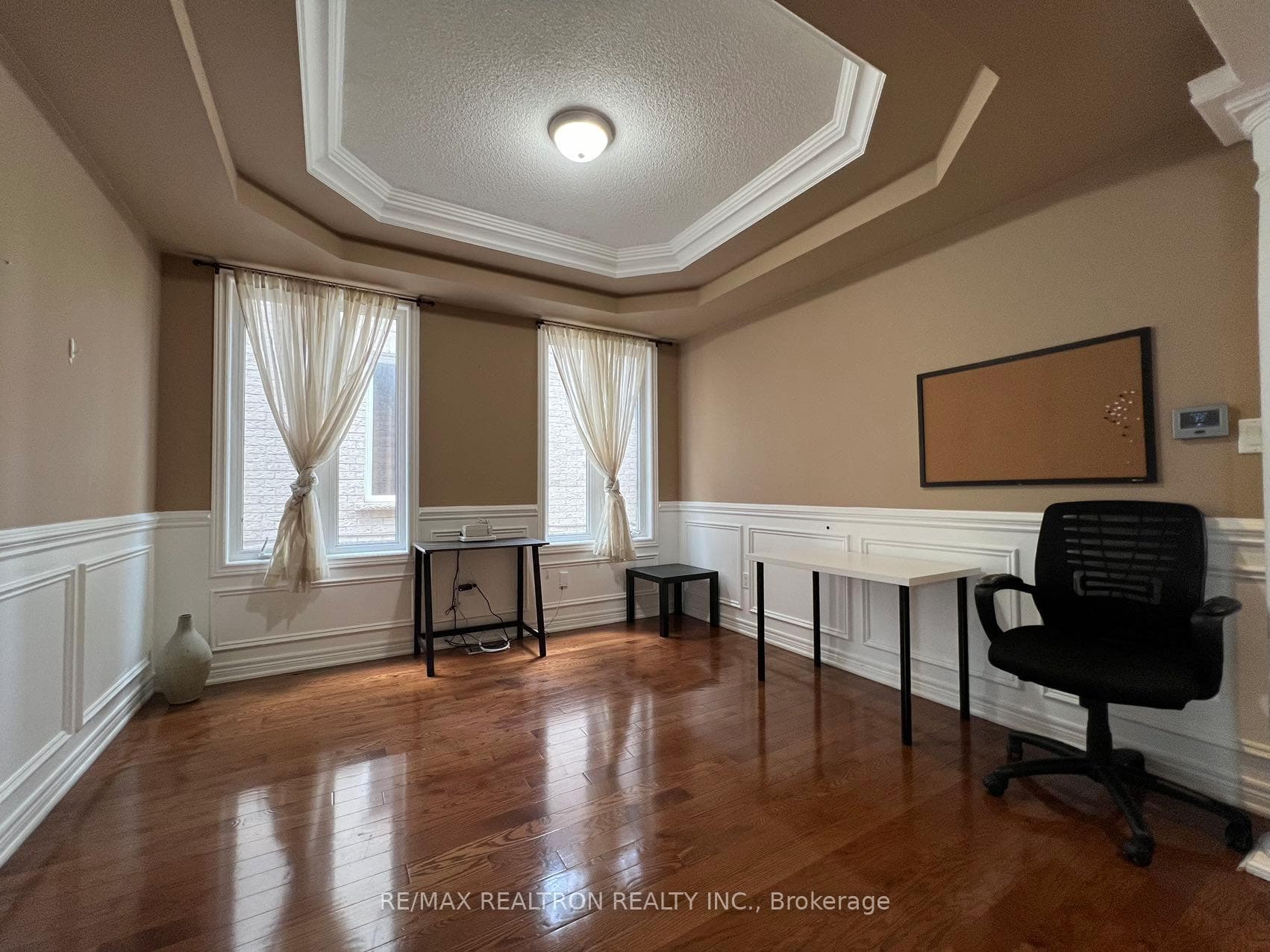 120 Greenock Drive photo 4
