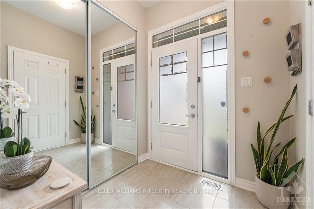 387 GERRY LALONDE Drive photo 2