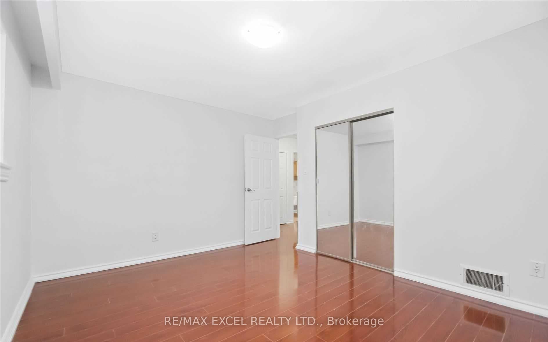 341 Crosby Avenue photo 19