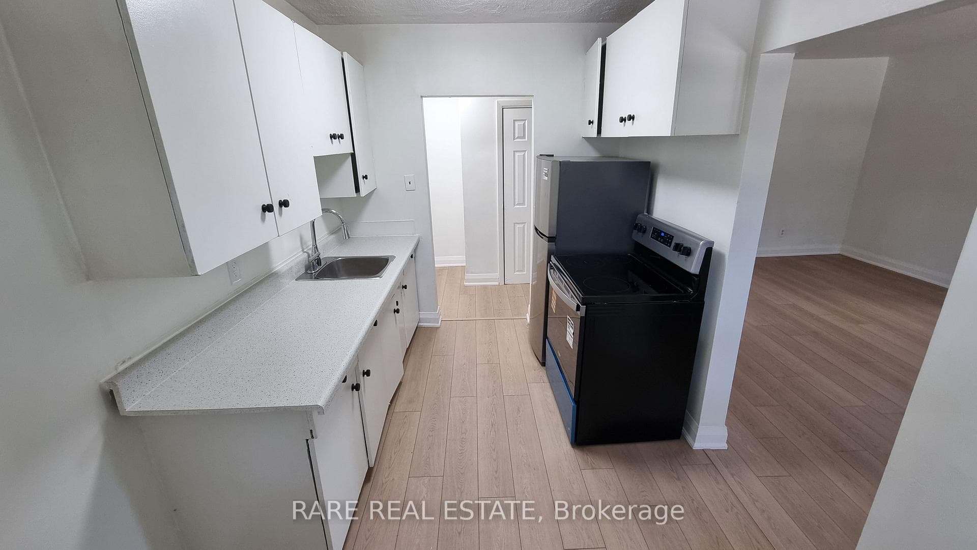 431 Martha Street Unit 7 photo 4