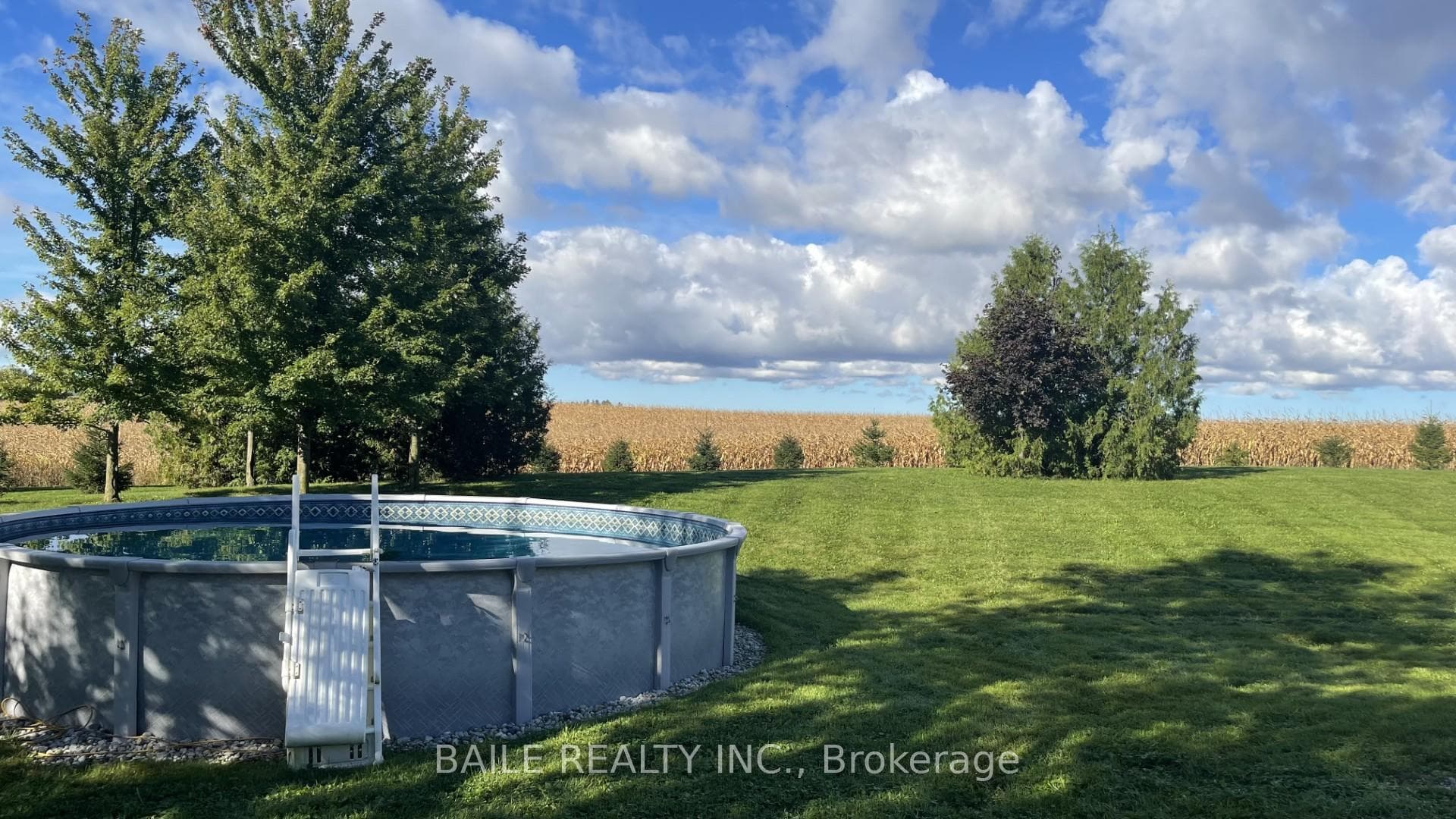 pool & privacy