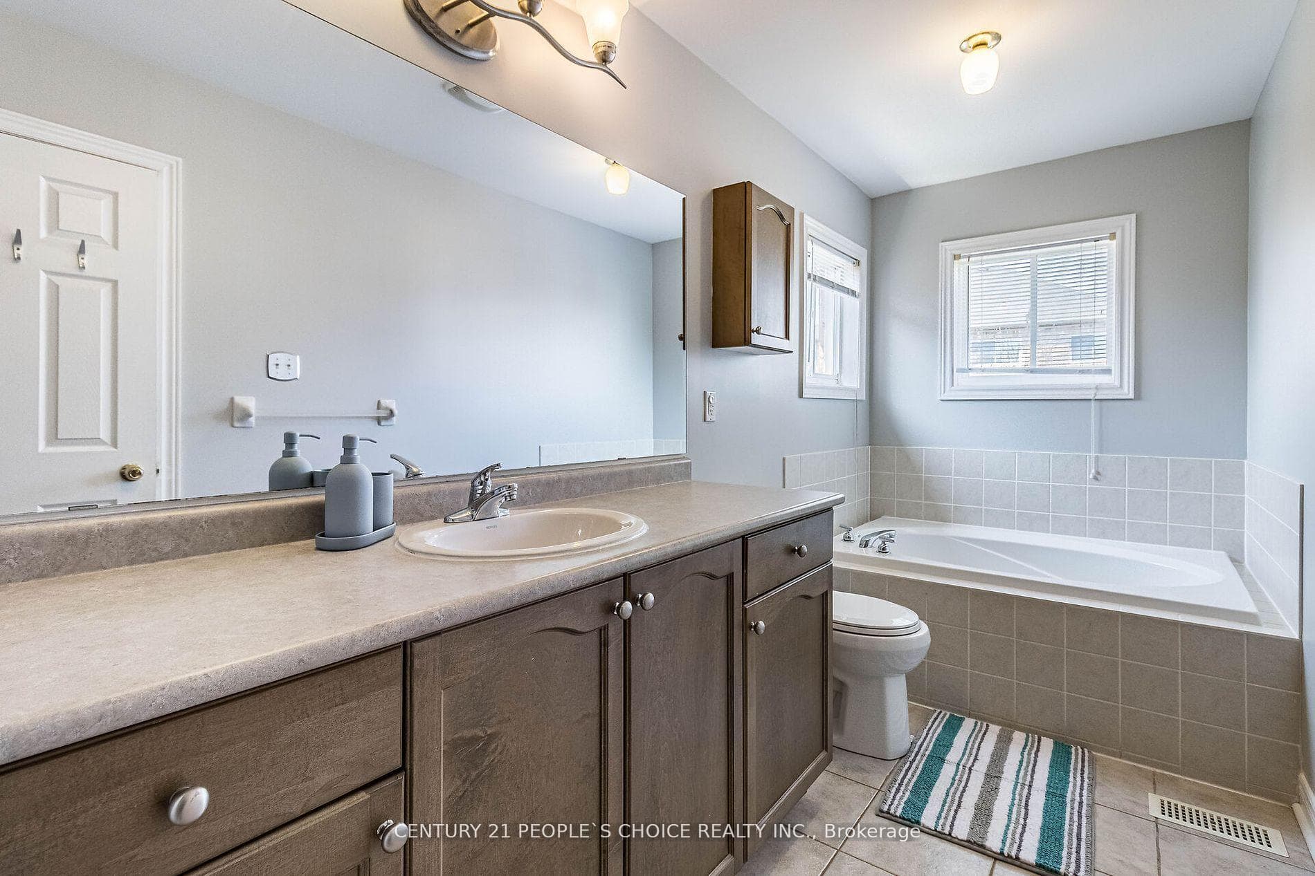 35 Nathaniel Crescent photo 27