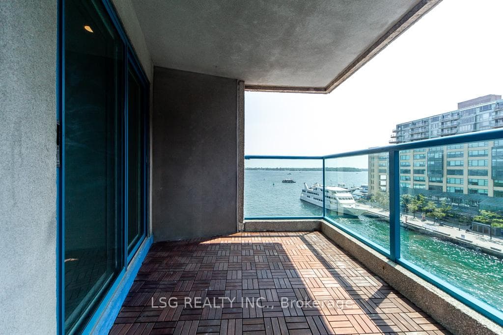 99 Harbour Square Unit 812 photo 38