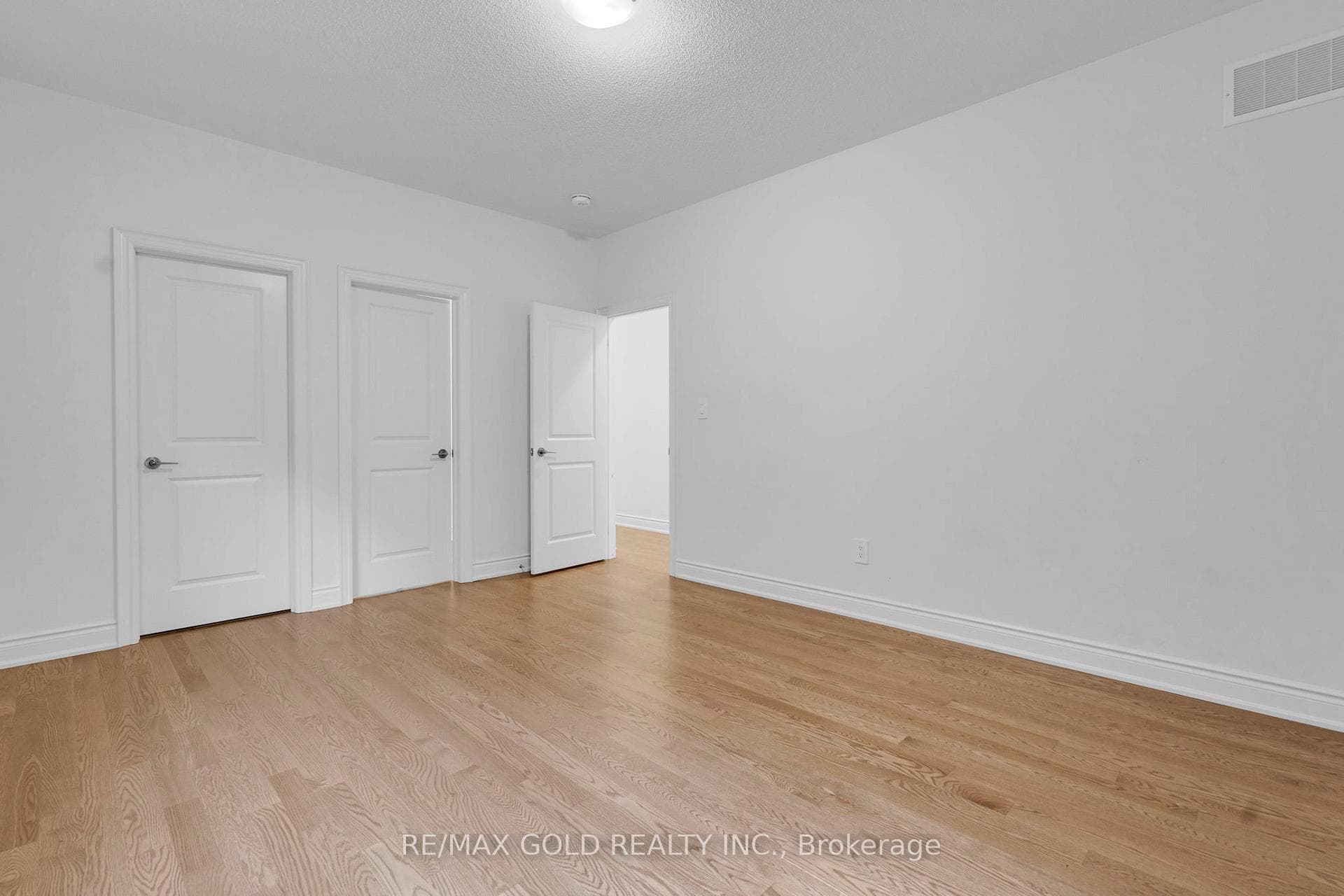 23 Bermondsey Way photo 27